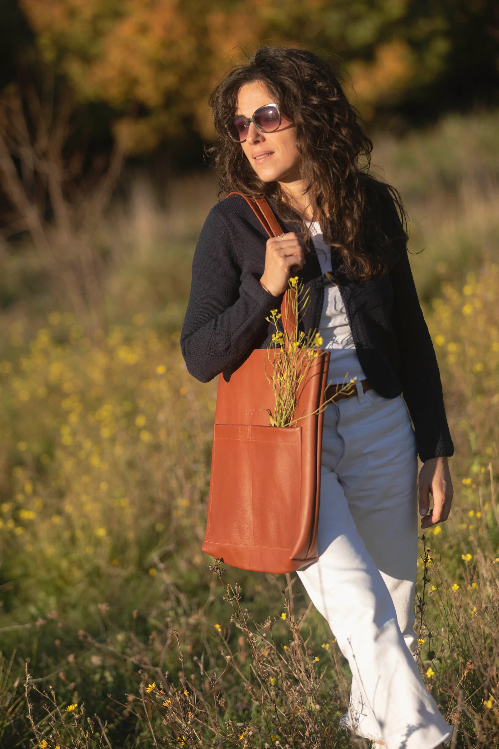 Handbag, tote bag, in leather, cognac color - Image 3