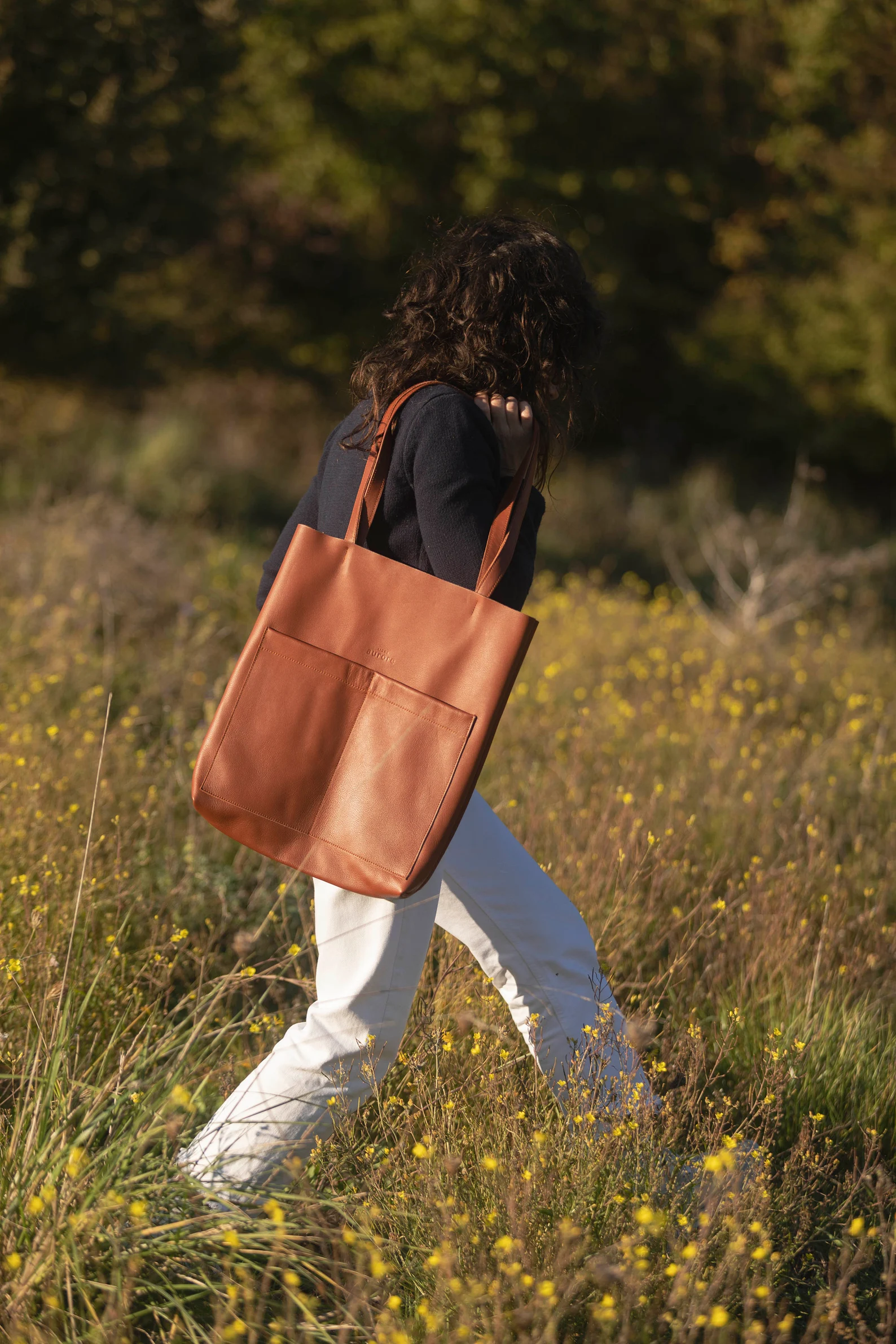 Handbag, tote bag, in leather, cognac color - Image 4